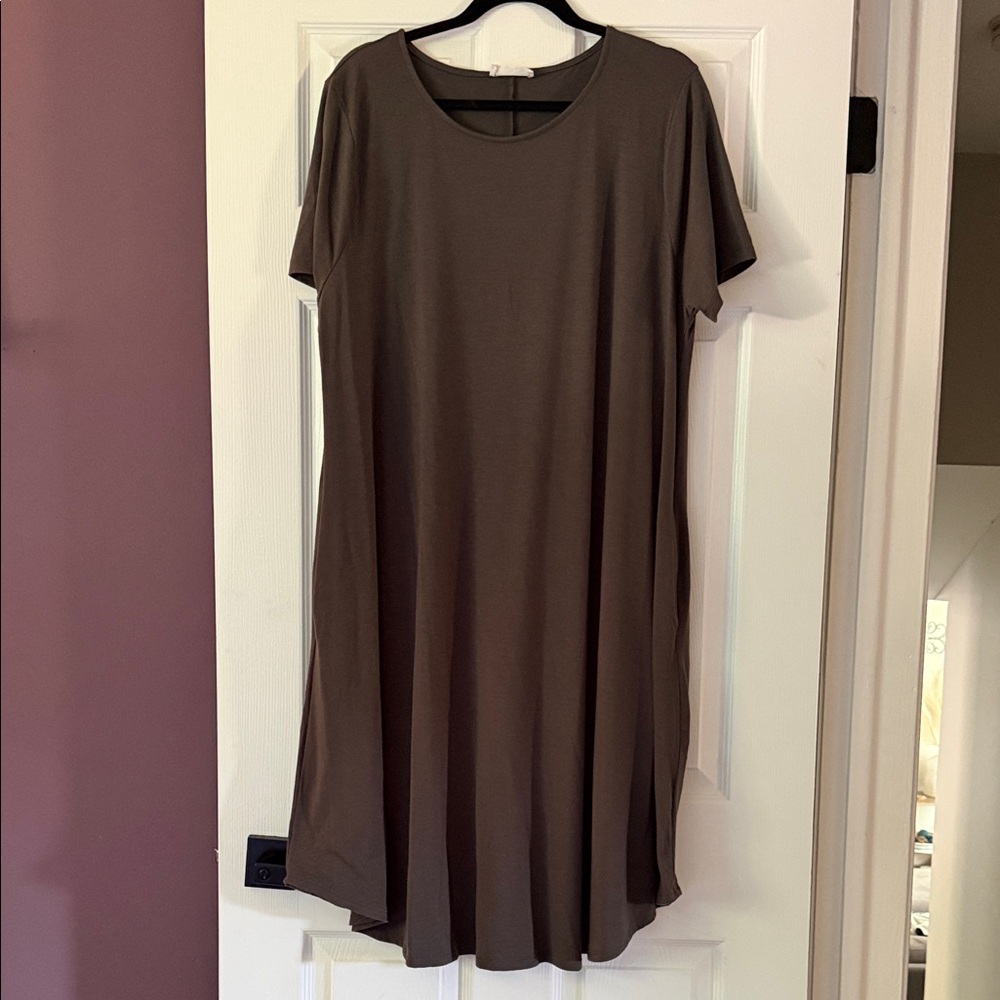 Zenana Outfitters Short Sleeve Midi Swing Dress - Grey